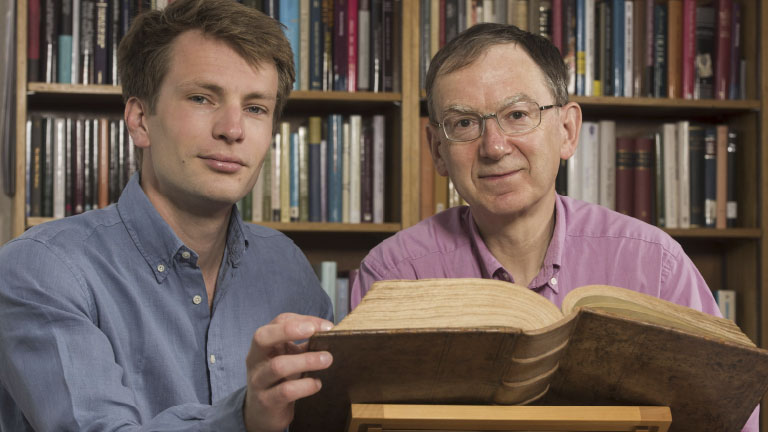 ആൻഡ്രൂ പെറ്റ്ഗ്രീ, ആർതർ വെഡ്യൂവെൻ 